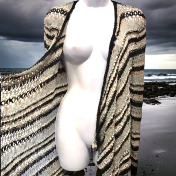 AEO Sweater Gray Crochet Striped Open Asymmetrical Knit Cardigan Size Medium EUC - Picture 5 of 16